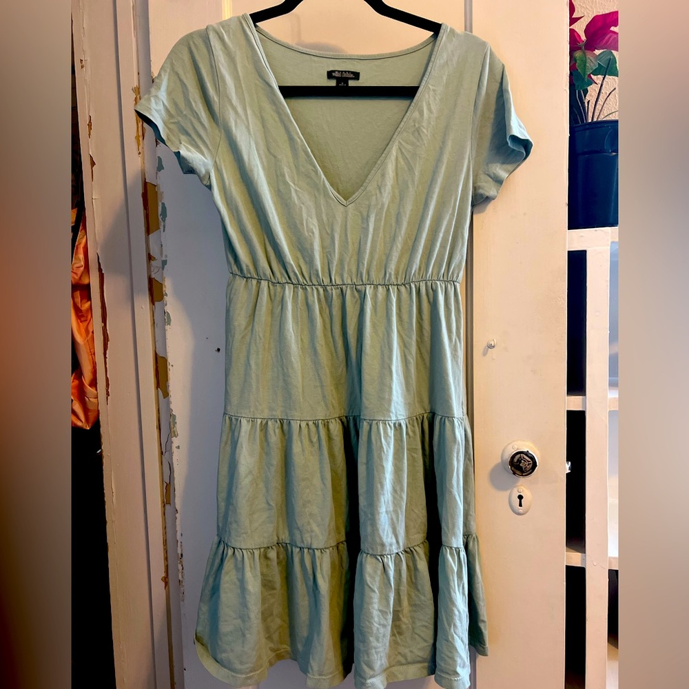 Wild Fable size Medium Womems knee length dress!